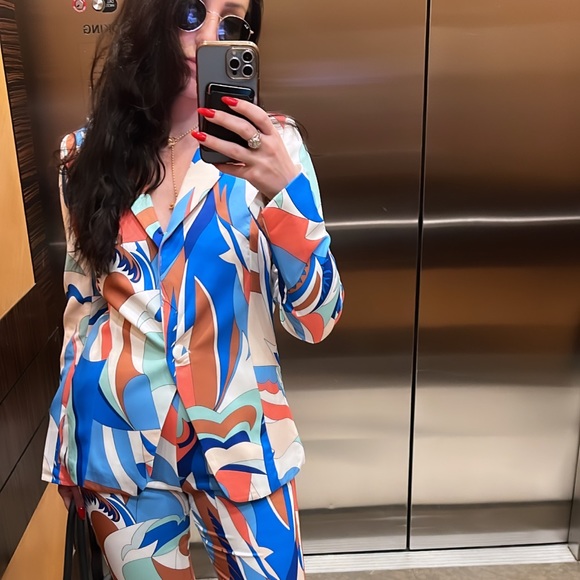 Valiant Paris - boutique in Miami colorful two piece suit - Picture 5 of 8